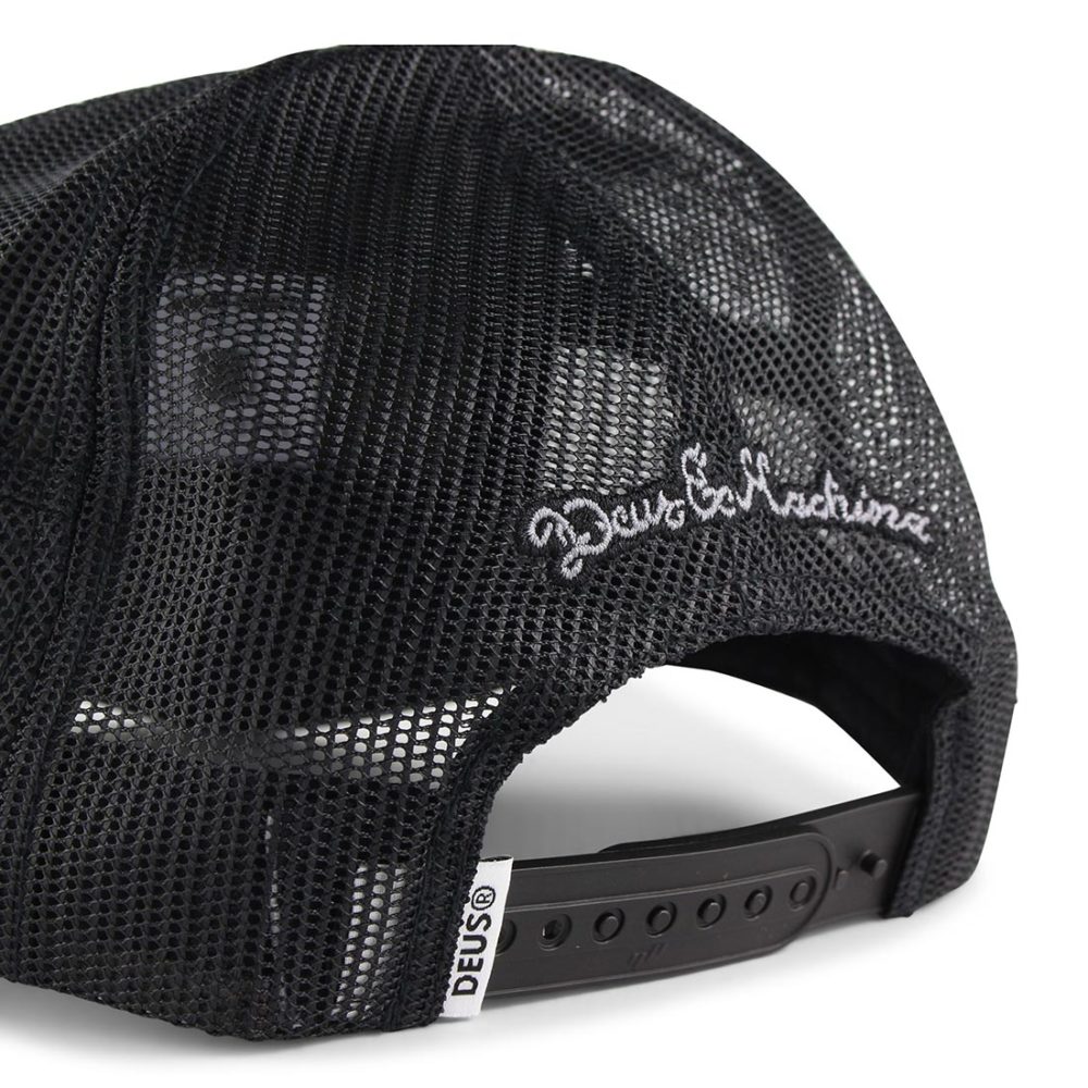 Deus Piston Shield Trucker Black