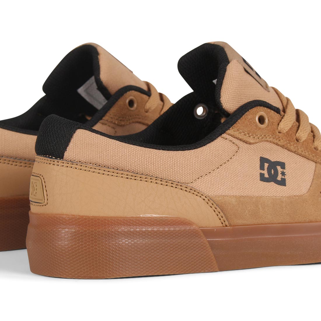 dc shoes brown