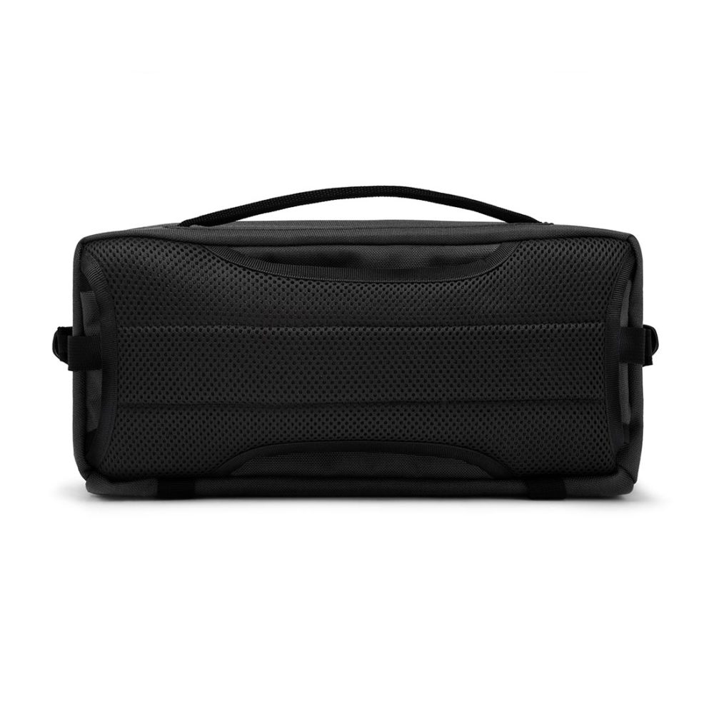 Chrome Kovac Sling 5L Messenger Bag - Black