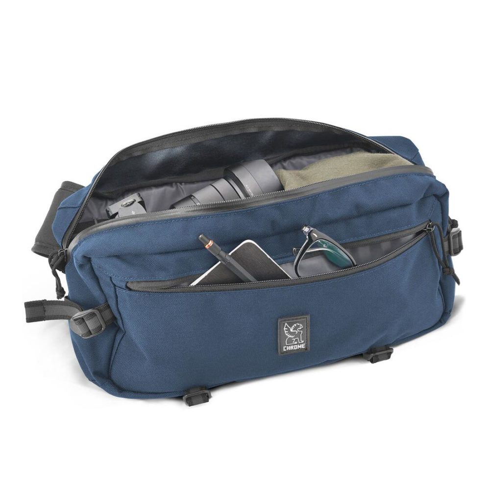 Chrome Kadet Nylon 9L Messenger Navy Aluminium