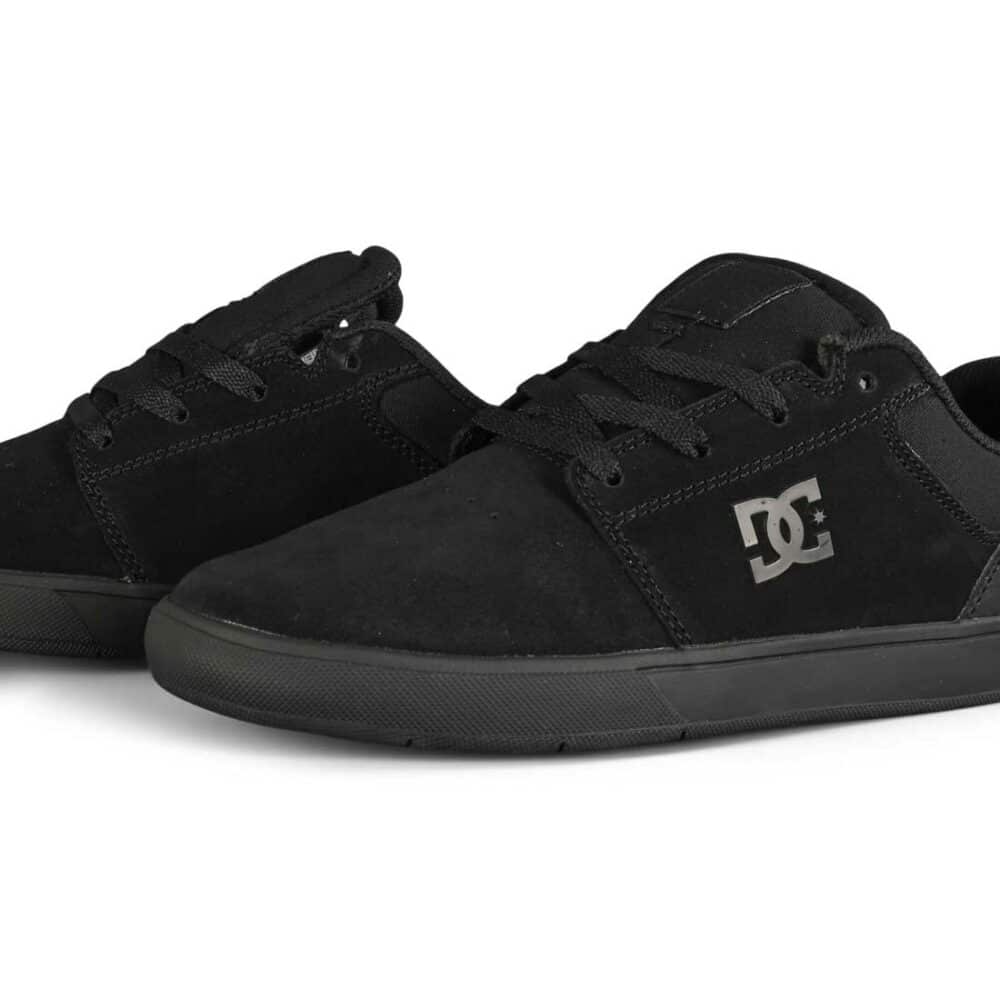 DC Crisis 2 Low Top Skate Shoes - Triple Black