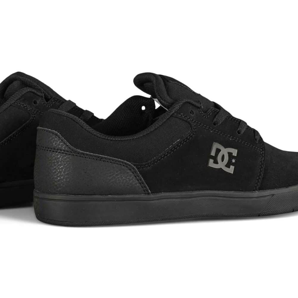 DC Crisis 2 Low Top Skate Shoes - Triple Black