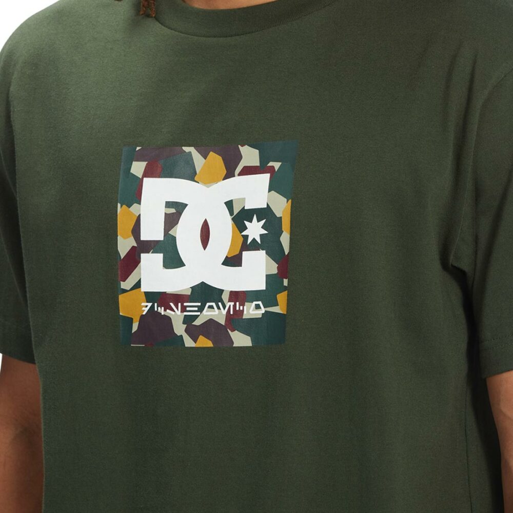 DC x Star Wars Star Boba Square S/S T-Shirt - Duffel Bag Green