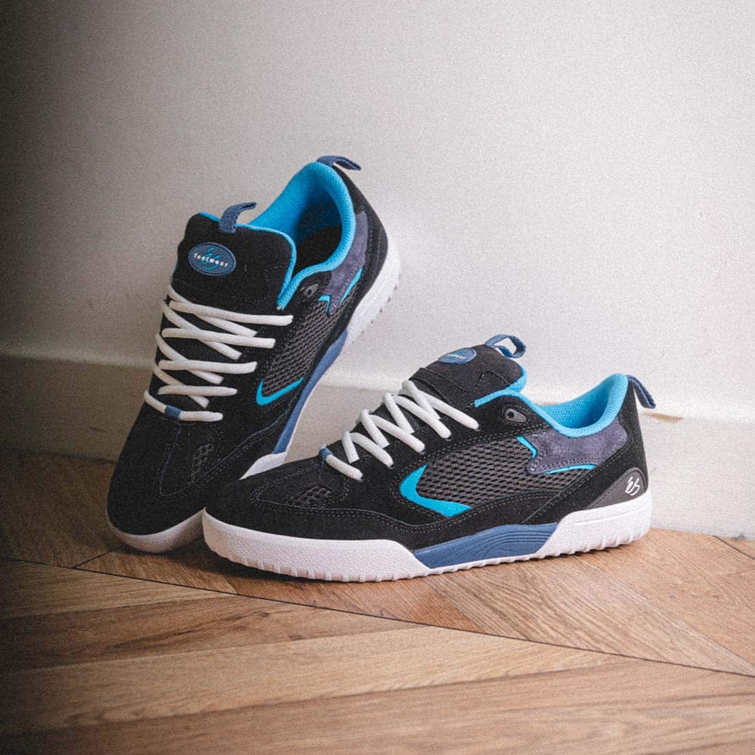 eS Quattro Skate Shoes Black Blue Supereight