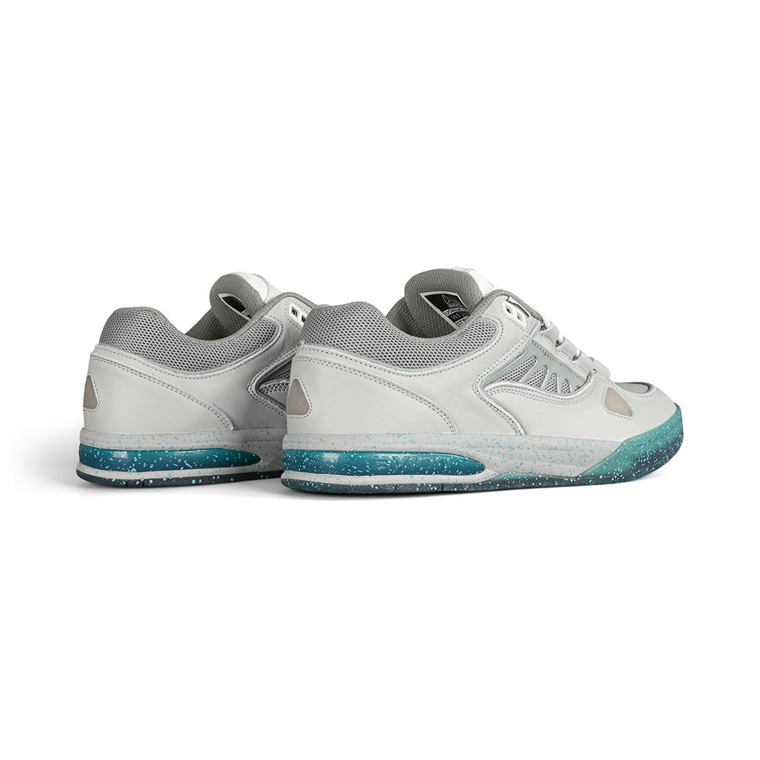 Axion Complex Low Skate Shoes - Future Grey/Ice