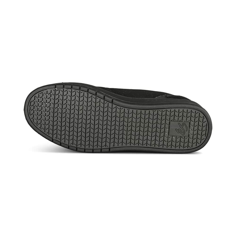 eS EOS Skate Shoes - Black/Black