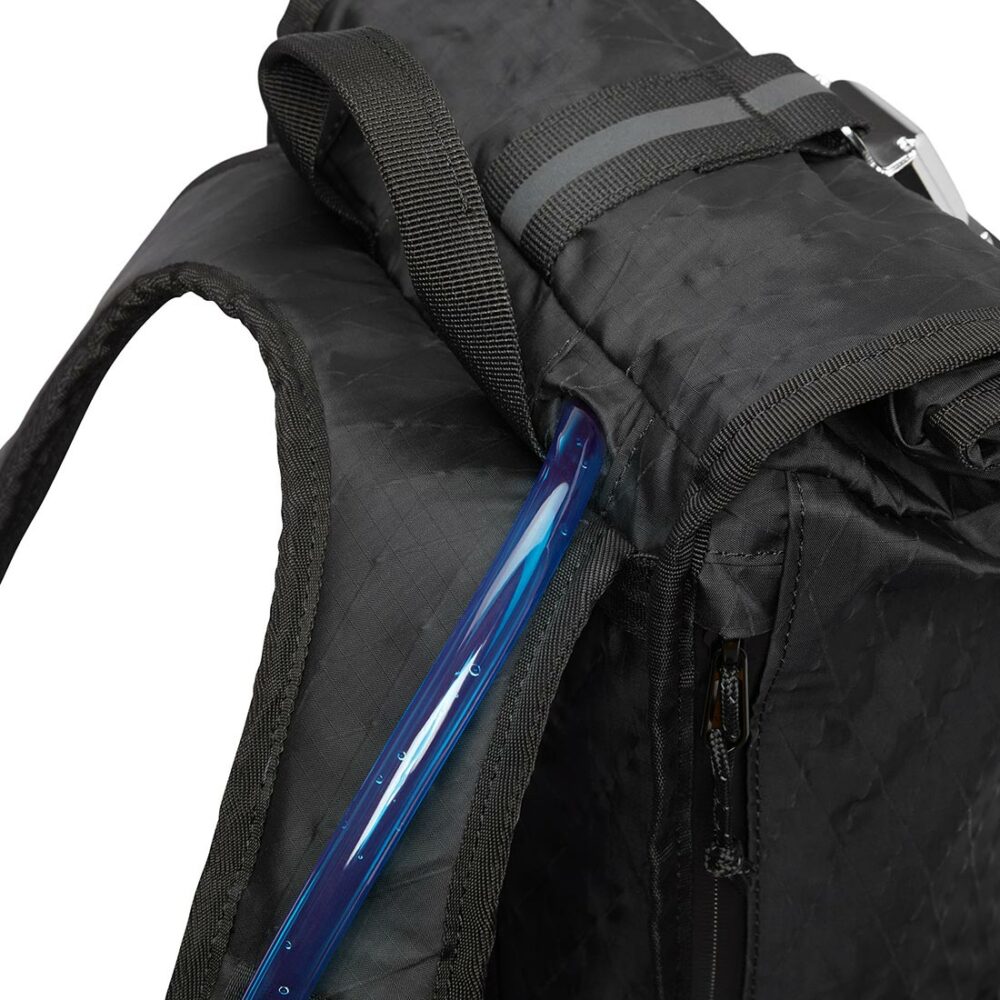 Chrome Tensile Trail Hydro 16L Backpack - Black