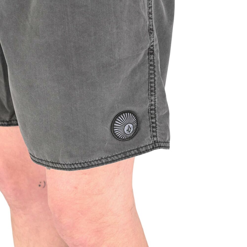 Volcom Centre Trunk 17" Swim Short - Black
