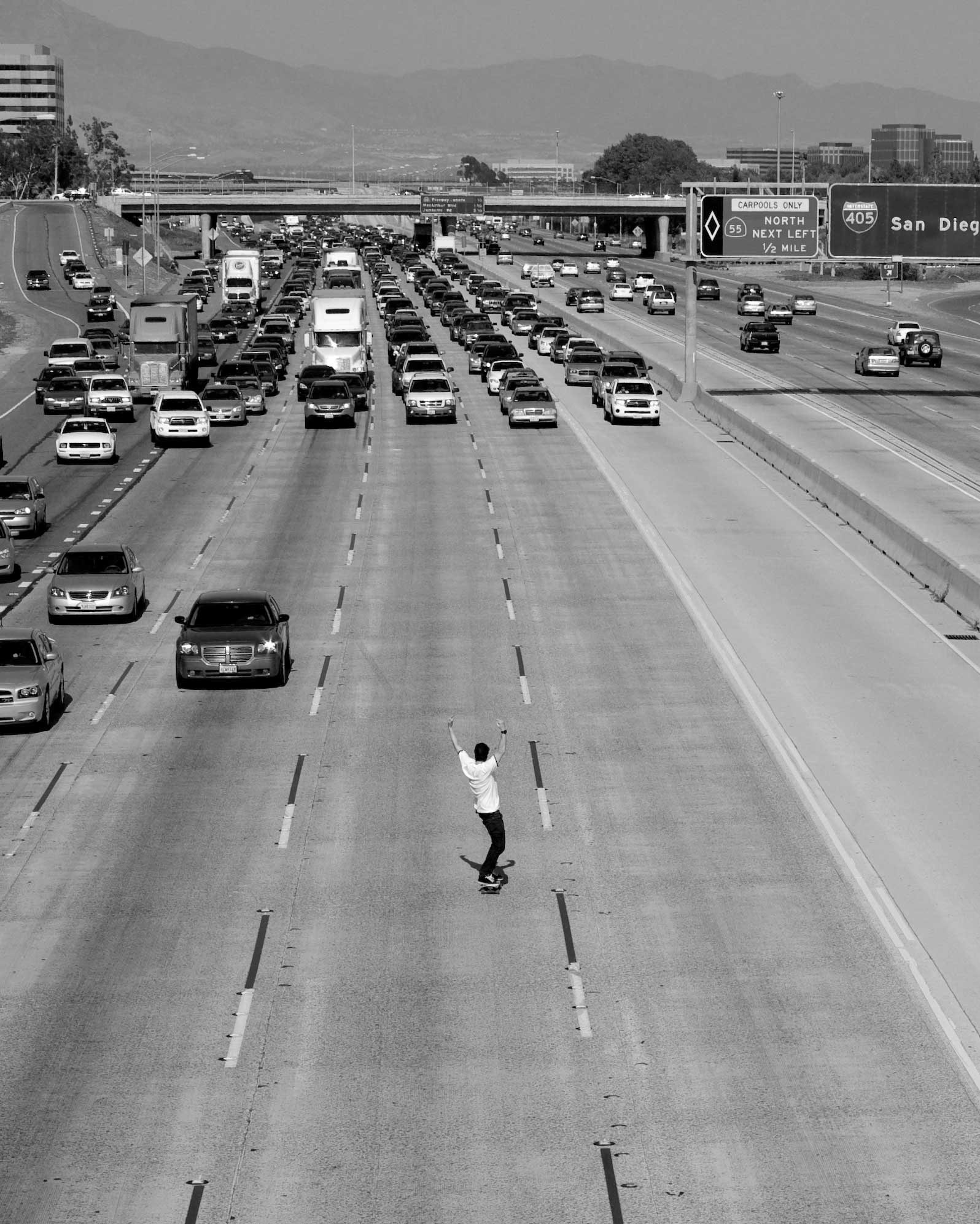 Don Brown skateing on the 405