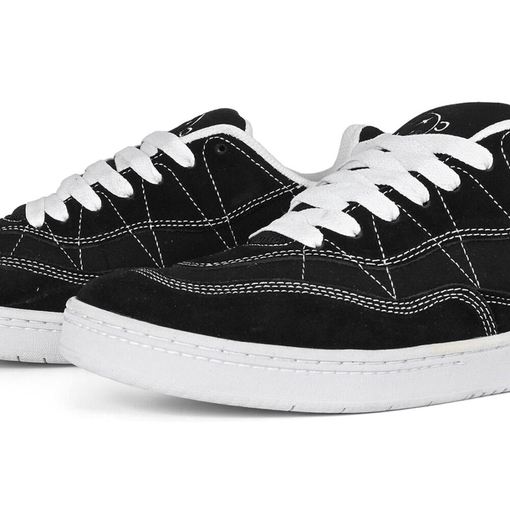 Etnies Snake Skate Shoes - Black/White
