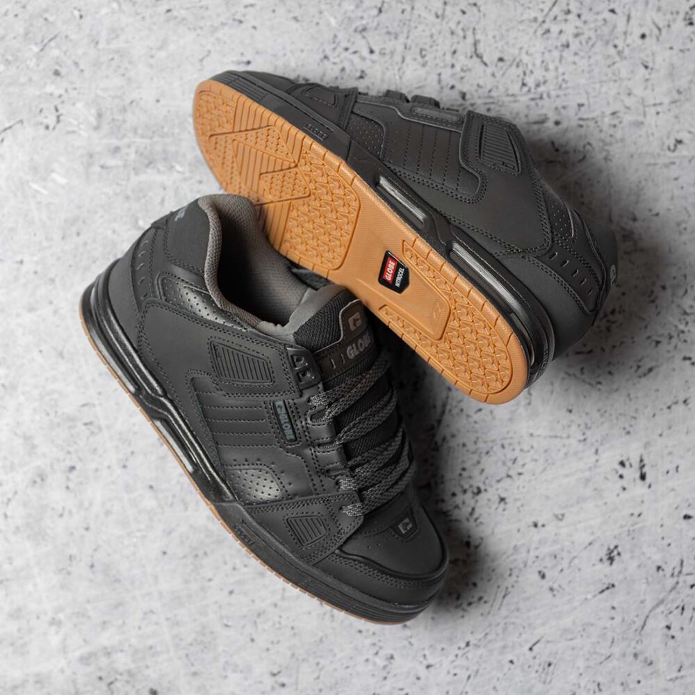 Globe Sabre Skate Shoes - Dark Shadow/Phantom