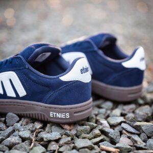 Etnies Lo Cut Skate Shoes - Navy/White/Gum