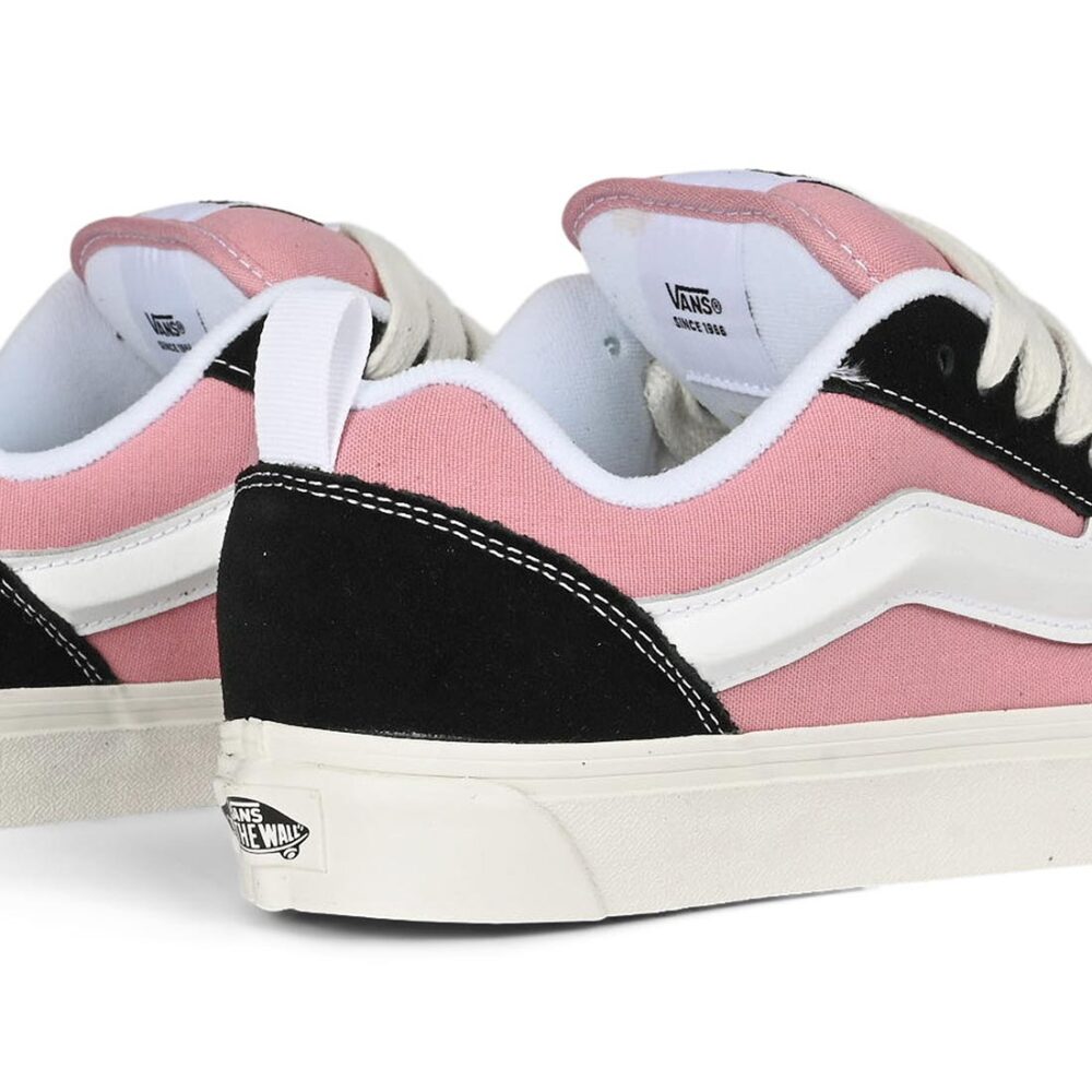 Vans Knu Skool Skate Shoes - Black/Pink