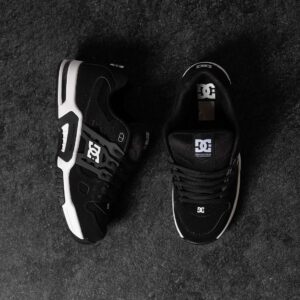 DC AT-2 Skate Shoes - Black/White