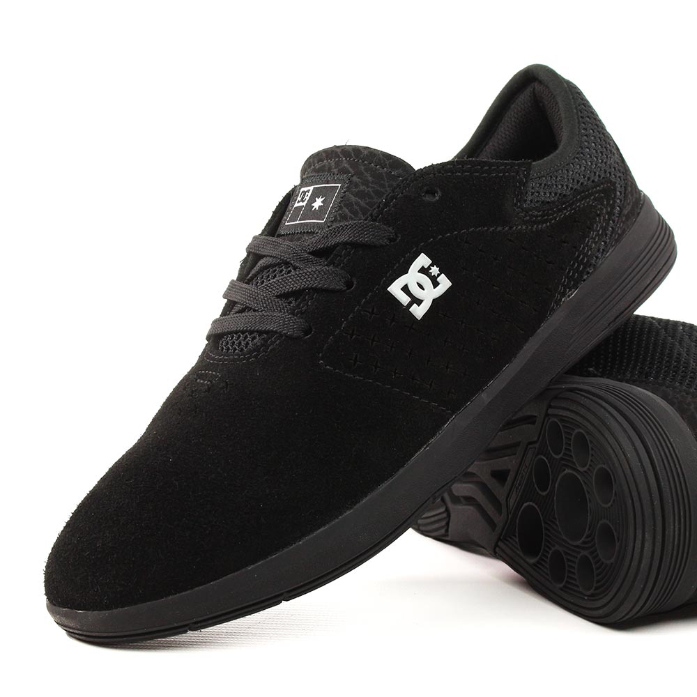 gold dc shoes